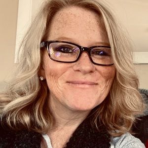 Meet your Posher, Julia